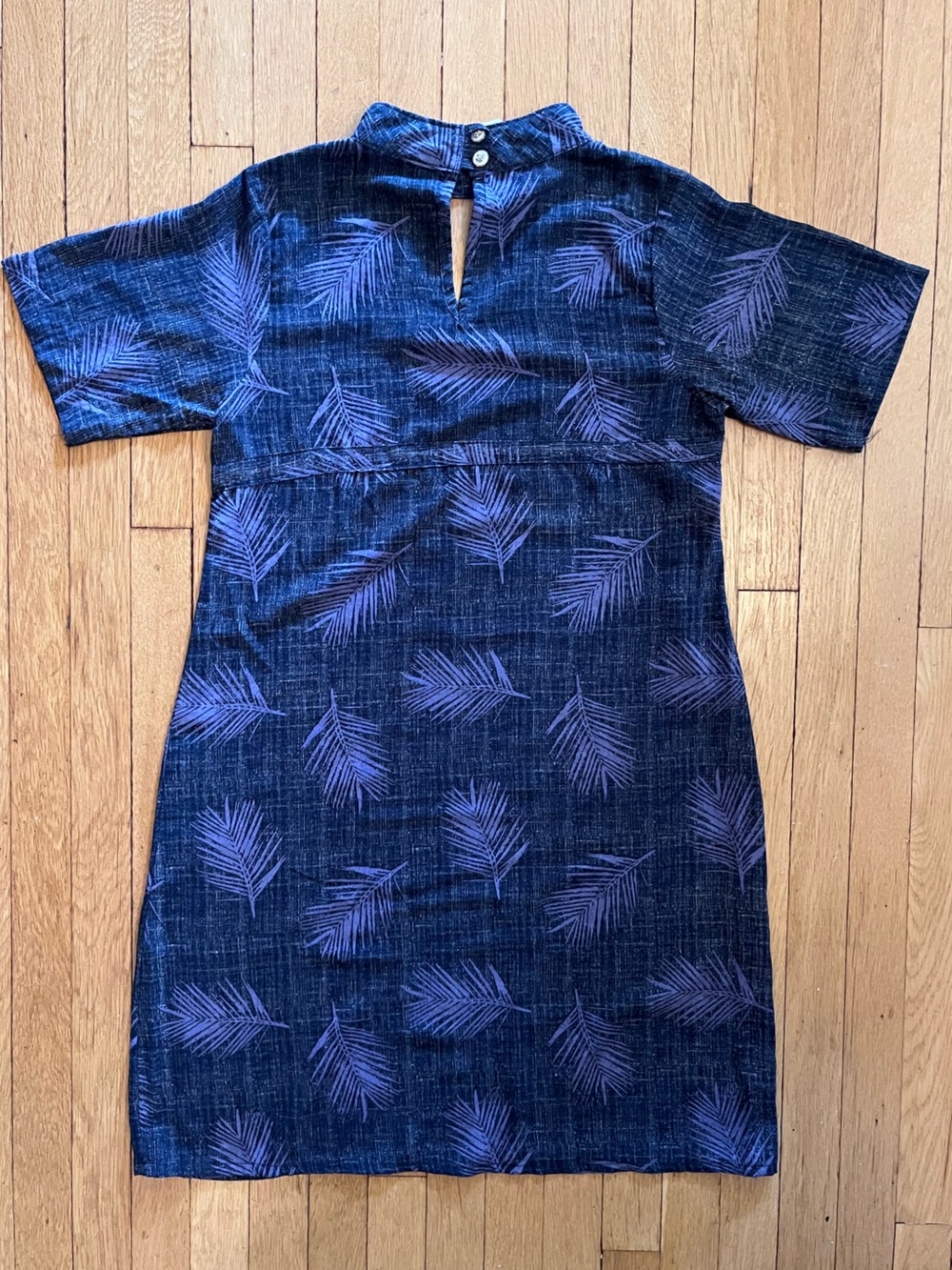 Short Sleeve Navy A-line Dress with Purple Leaf Print— Size M - Picture 4 of 6